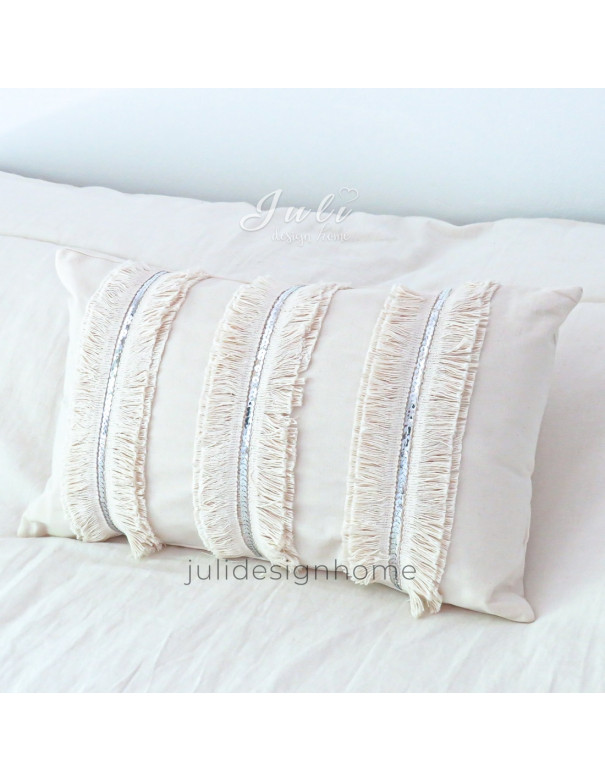 almohadón con flecos